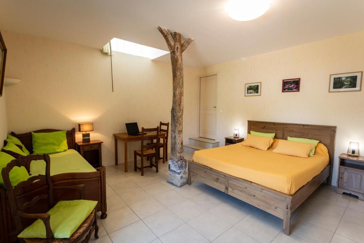 La Haye Gites Et Chambre D'Hotes Avrillé Екстериор снимка