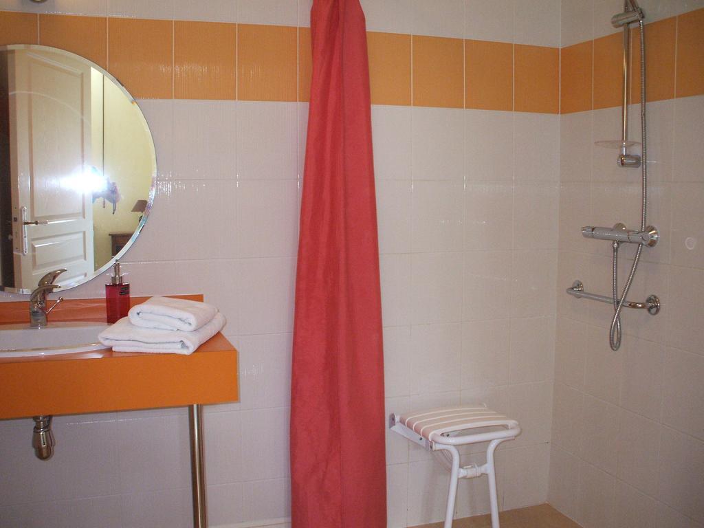 La Haye Gites Et Chambre D'Hotes Avrillé Екстериор снимка
